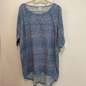 LuLaroe IRMA Shirt - 2xl